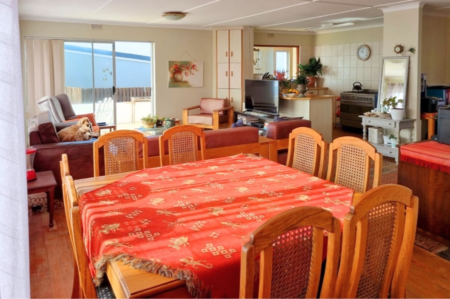 4 Bedroom Property for Sale in Buffalo Bay Western Cape
